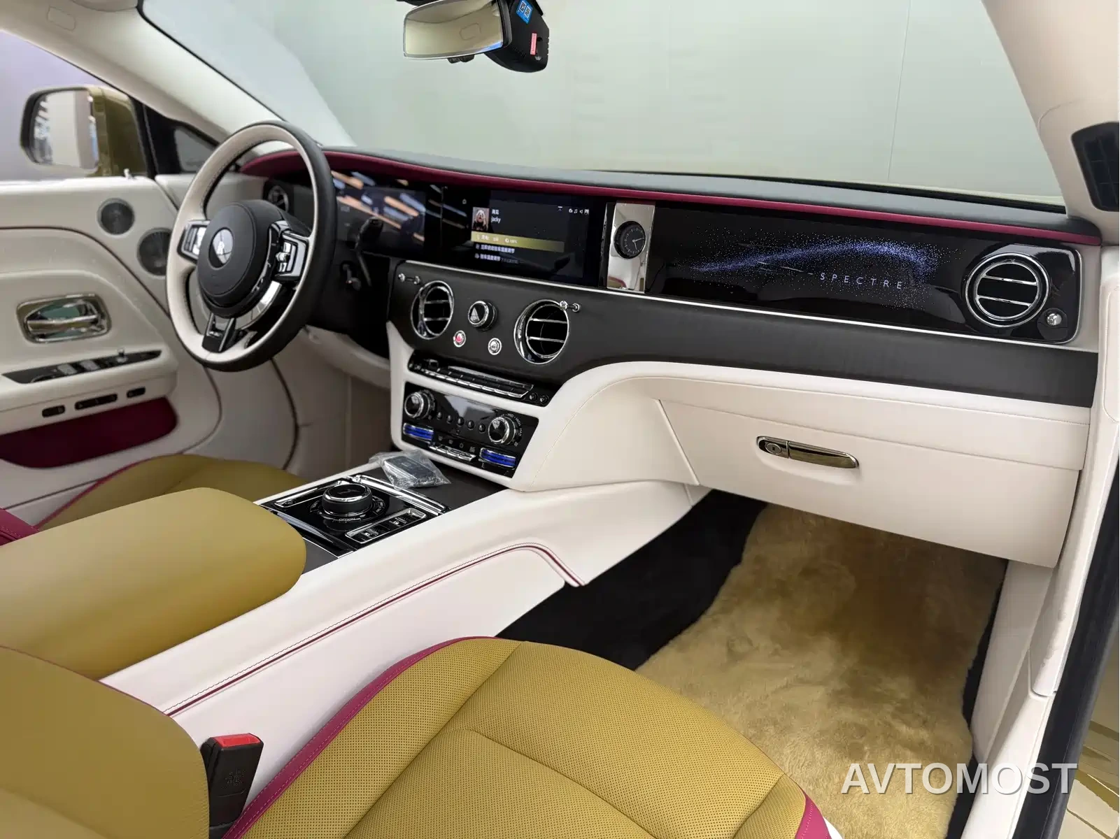 Rolls-Royce Spectre 2024 Standard Model — фото 8