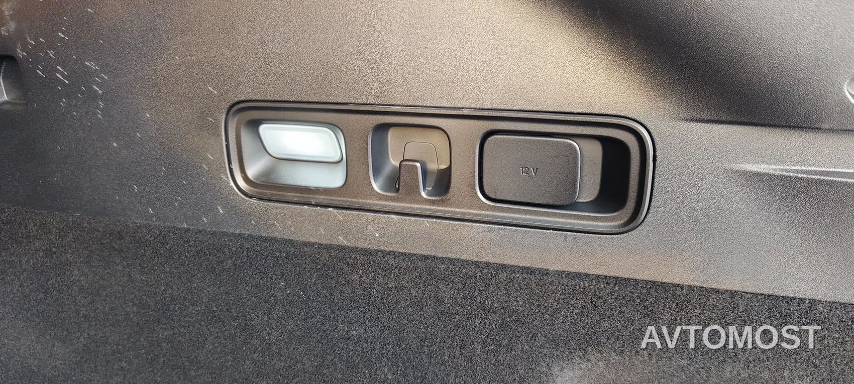 Li Auto i6 2025 4WD Base Model — фото 18