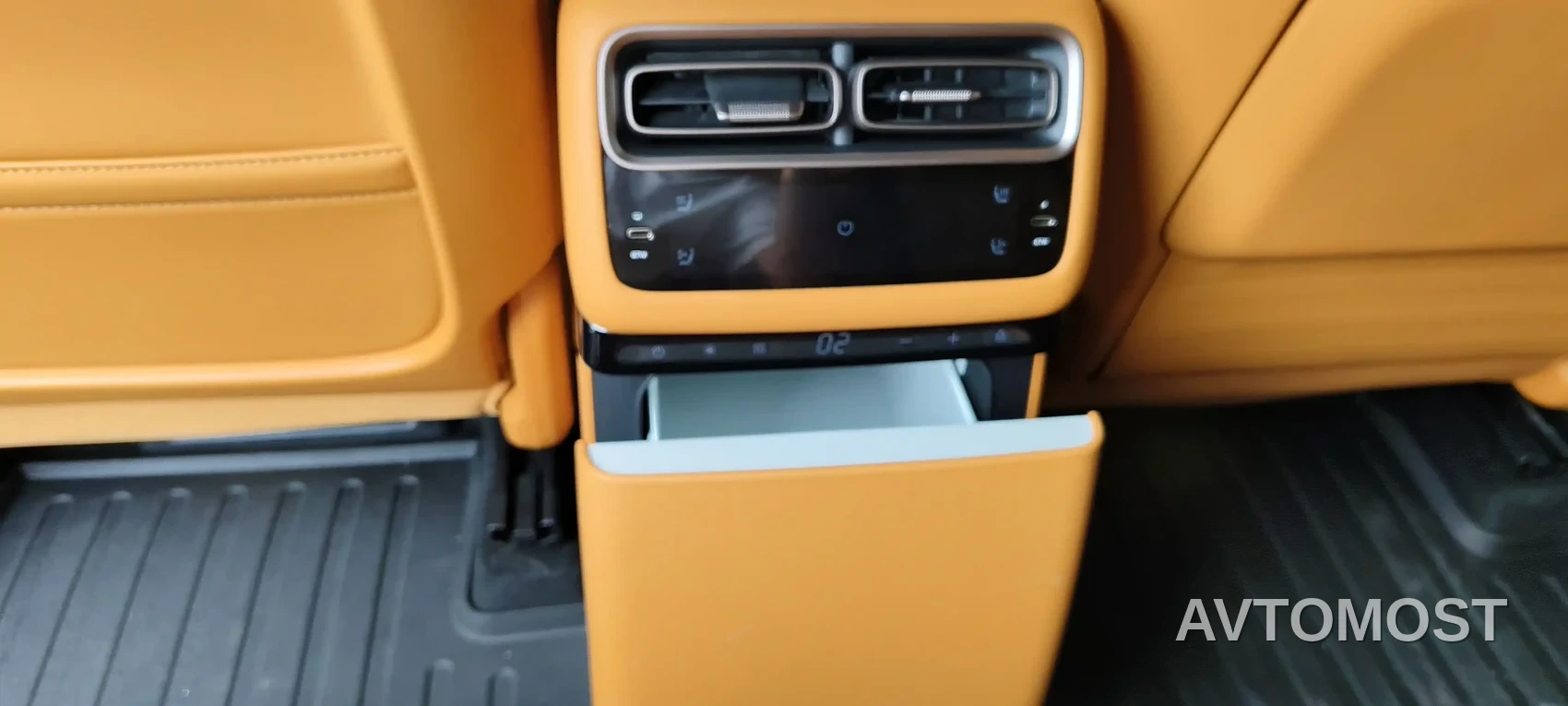 Li Auto i6 2025 4WD Base Model — фото 23