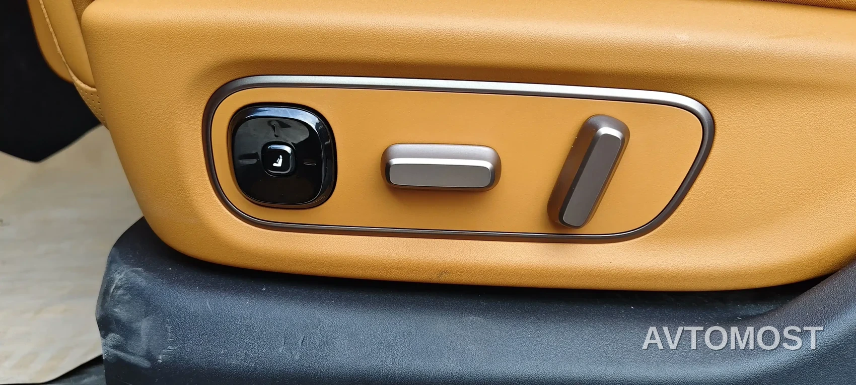 Li Auto i6 2025 4WD Base Model — фото 29