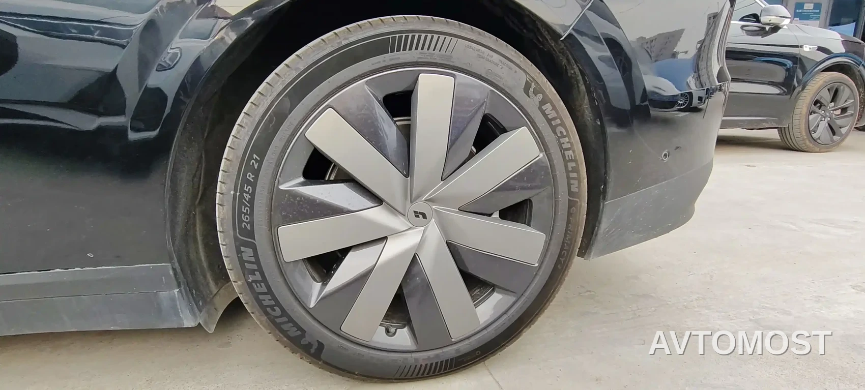 Li Auto i6 2025 4WD Base Model — фото 30
