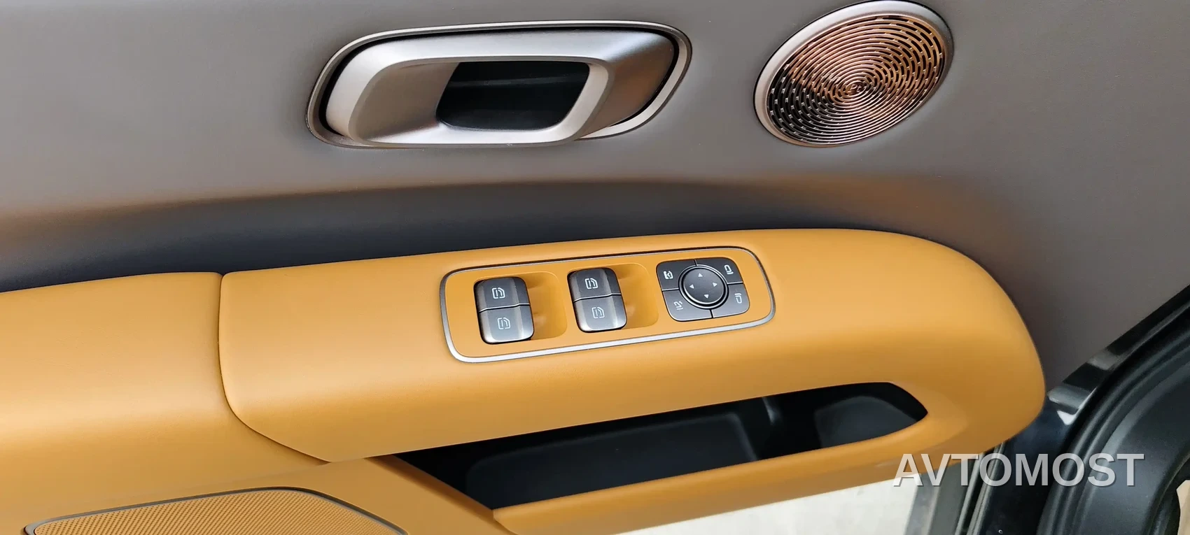 Li Auto i6 2025 4WD Base Model — фото 31