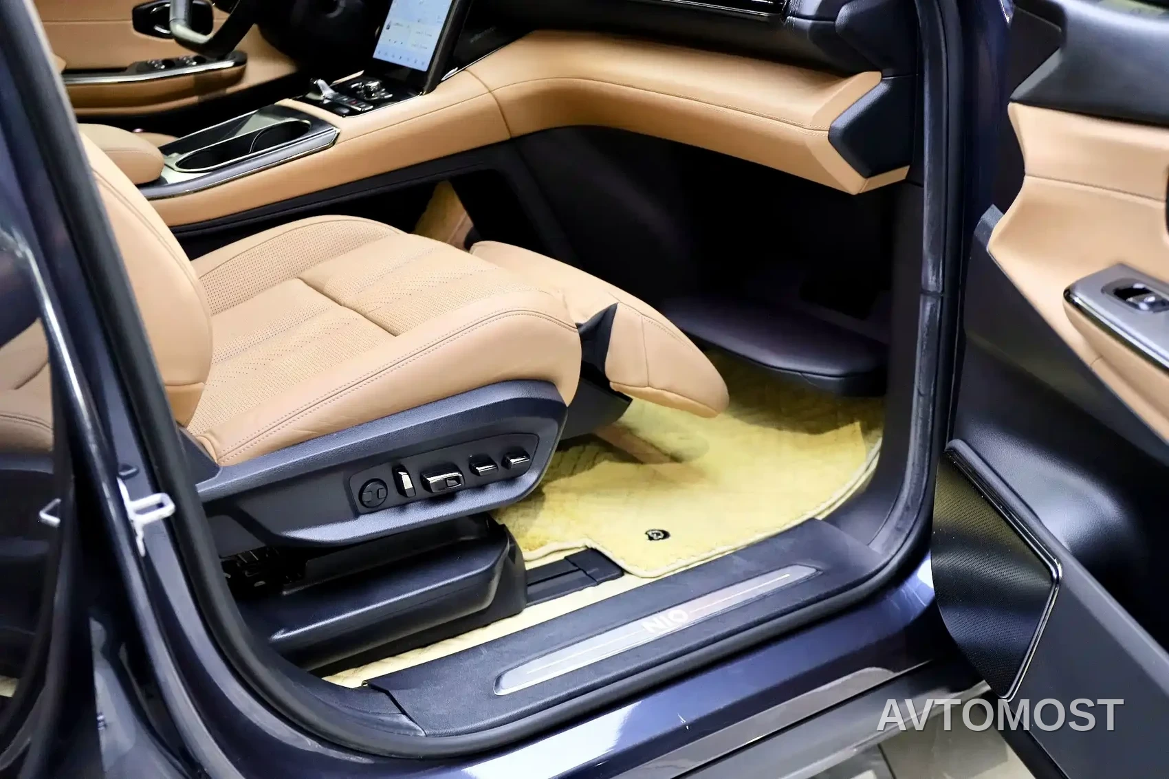NIO ES8 2020 Model 580KM Signature Edition 6-Seater — фото 17