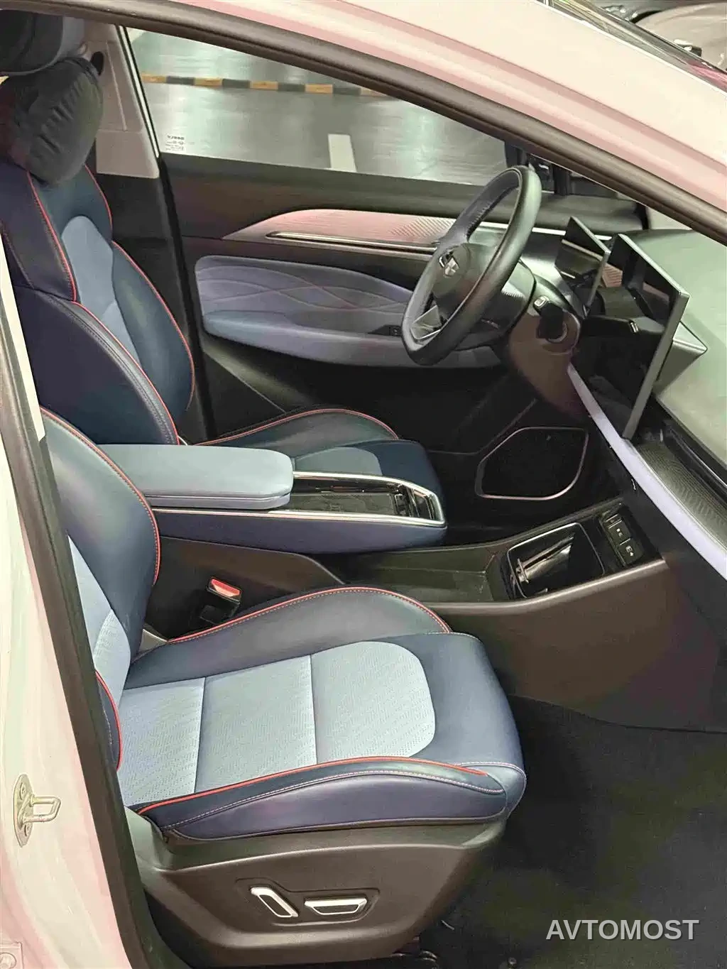Geely Geometry M6 2022 580 New Fun Edition — фото 8