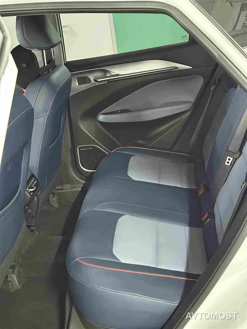Geely Geometry M6 2022 580 New Fun Edition — фото 11