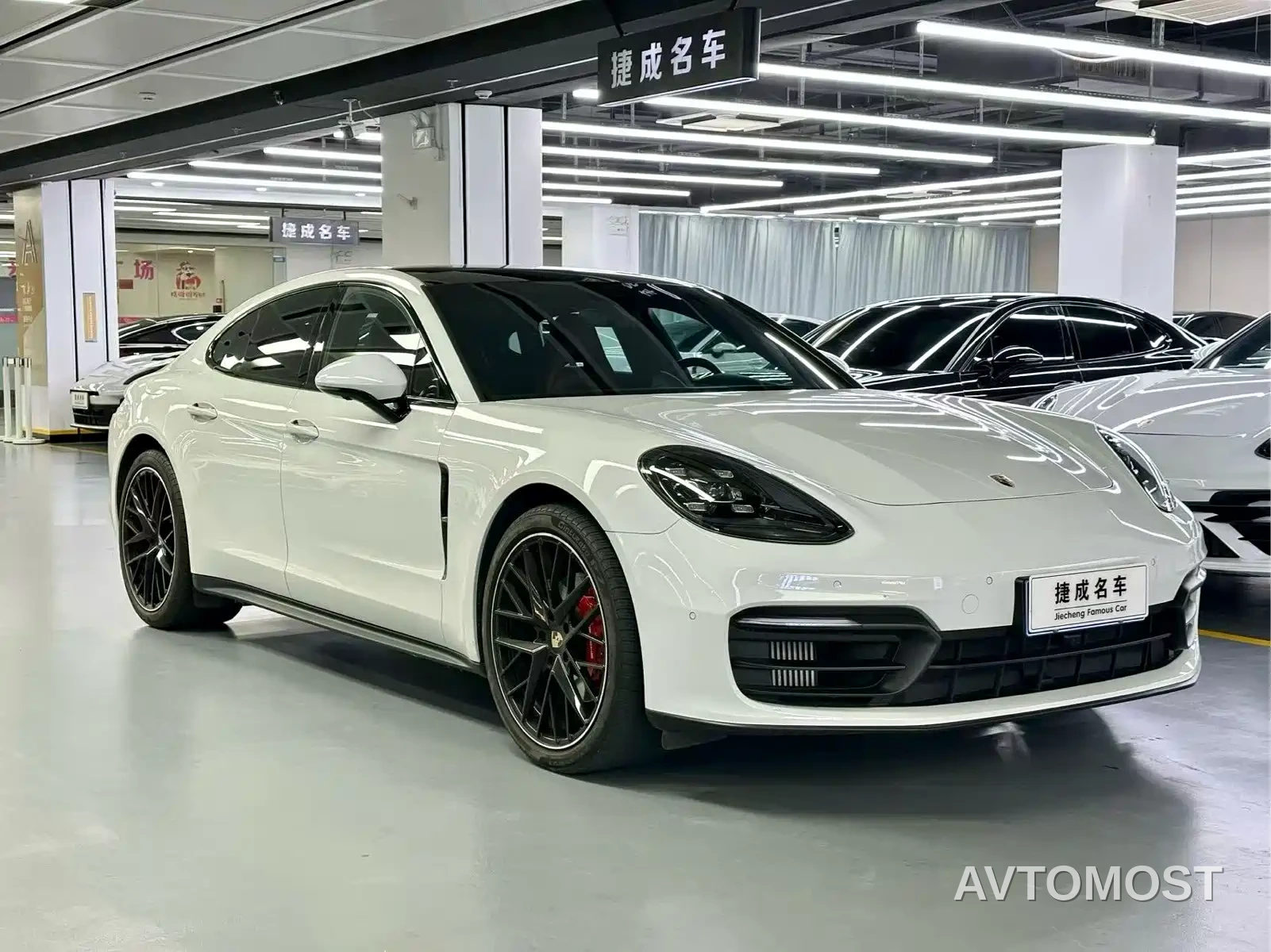 Porsche Panamera 2022 Panamera 2.9T Platinum Edition — фото 1