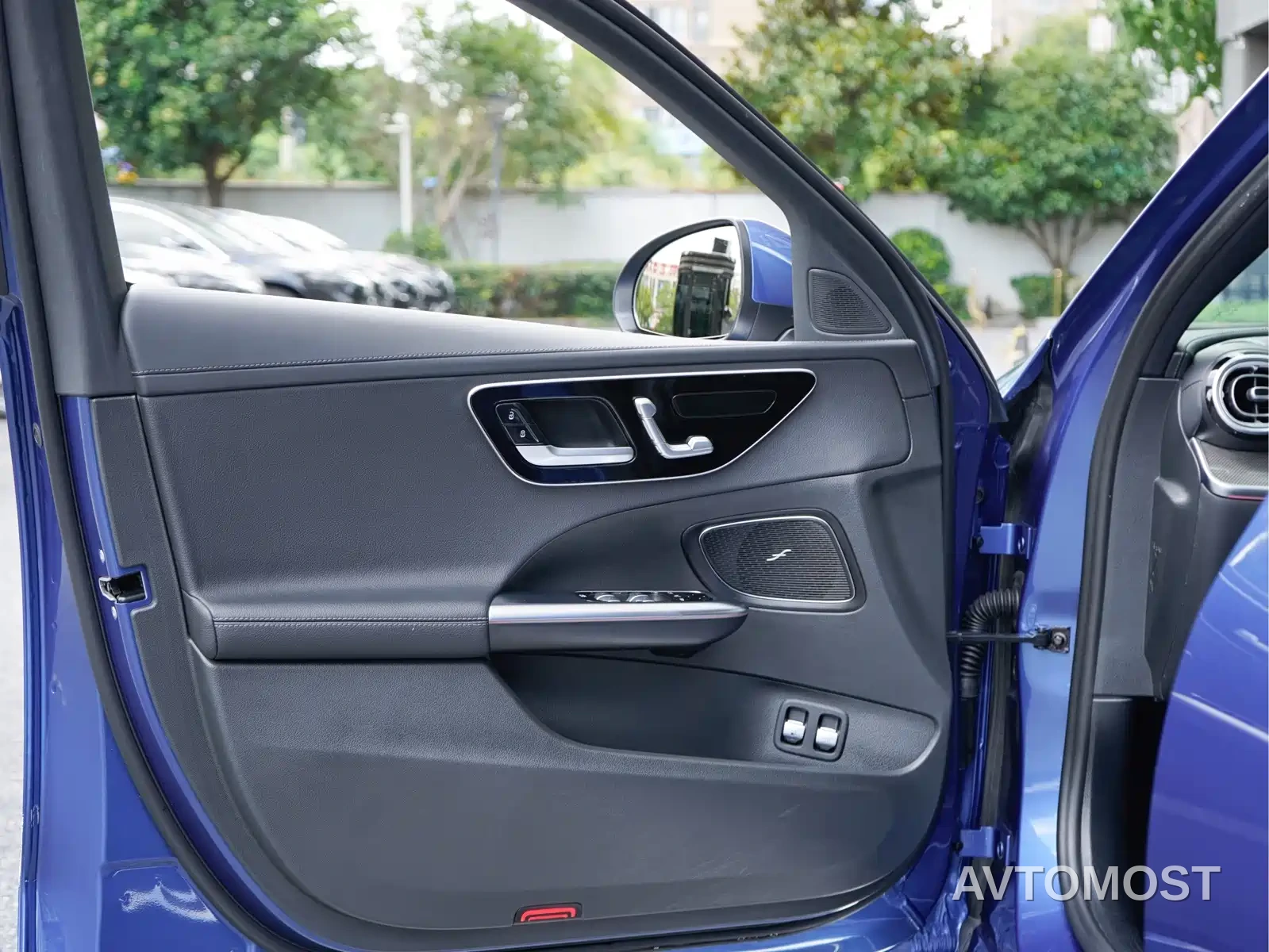 Mercedes-Benz C-Class New Energy 2023 C 350 eL — фото 15