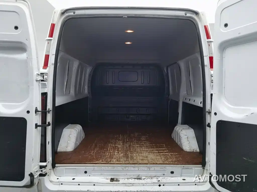 Jiangling JMC Fushun 2023 Model 2.0T Manual Short Wheelbase Medium Roof Commercial Van 2/3 Seats — фото 15