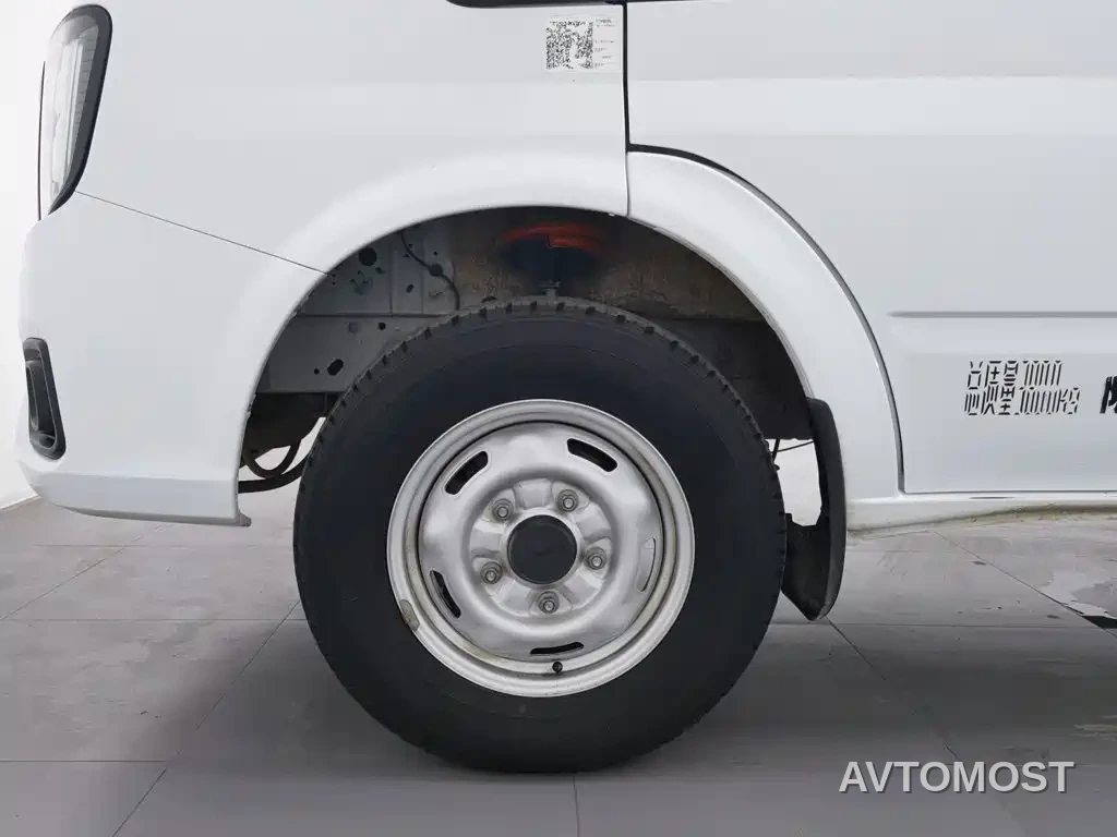 Jiangling JMC Fushun 2023 Model 2.0T Manual Short Wheelbase Medium Roof Commercial Van 2/3 Seats — фото 16