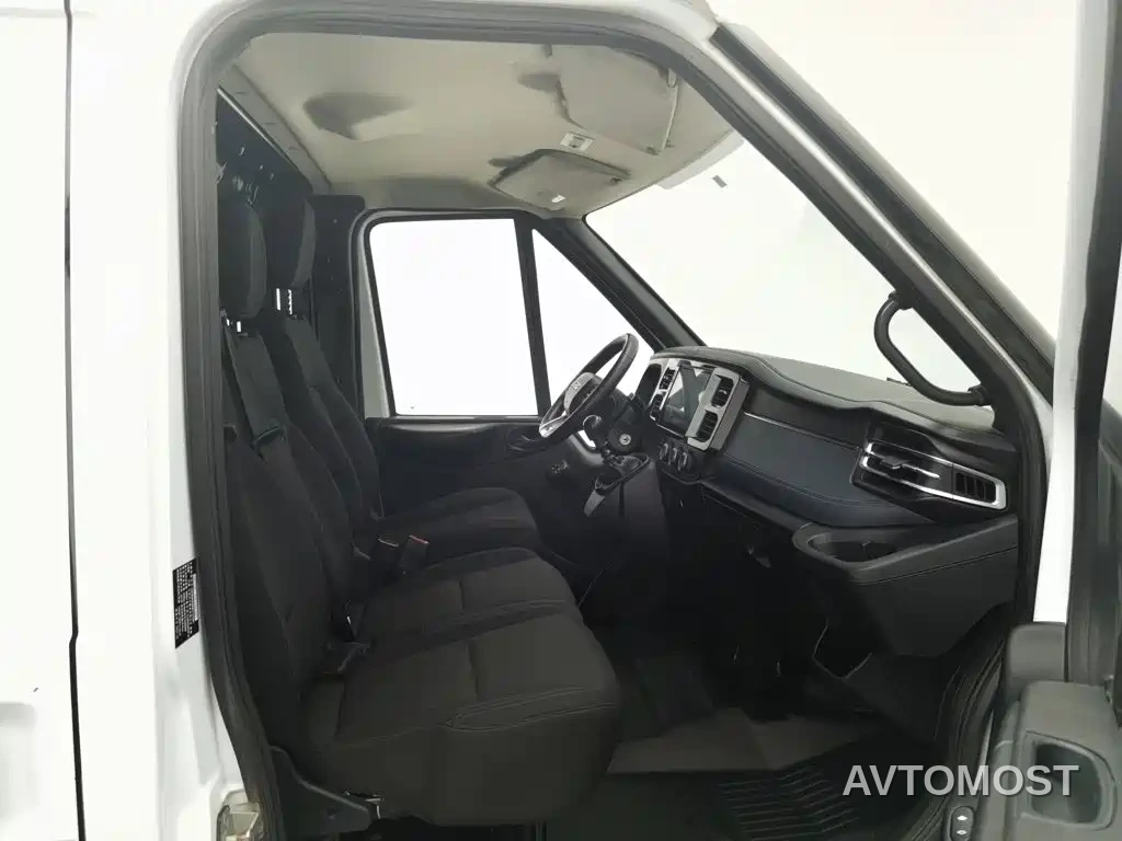 Jiangling JMC Fushun 2023 Model 2.0T Manual Short Wheelbase Medium Roof Commercial Van 2/3 Seats — фото 22