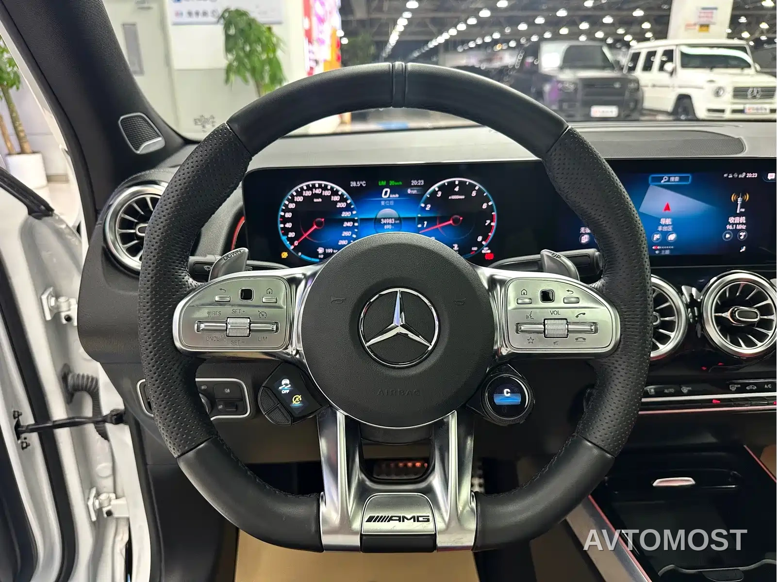 Mercedes-Benz GLB AMG 2023 Model AMG GLB 35 4MATIC — фото 15