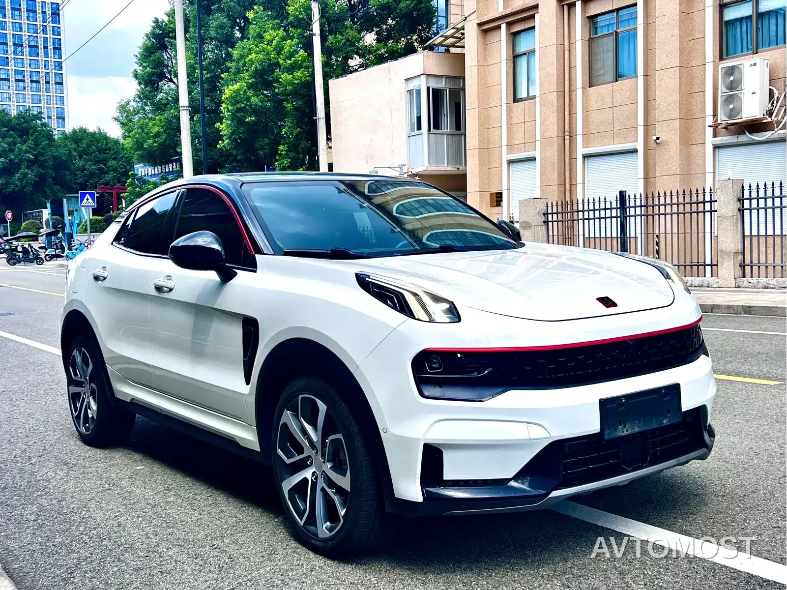 Lynk & Co 05 2020 2.0TD 4WD Halo Edition — фото 3