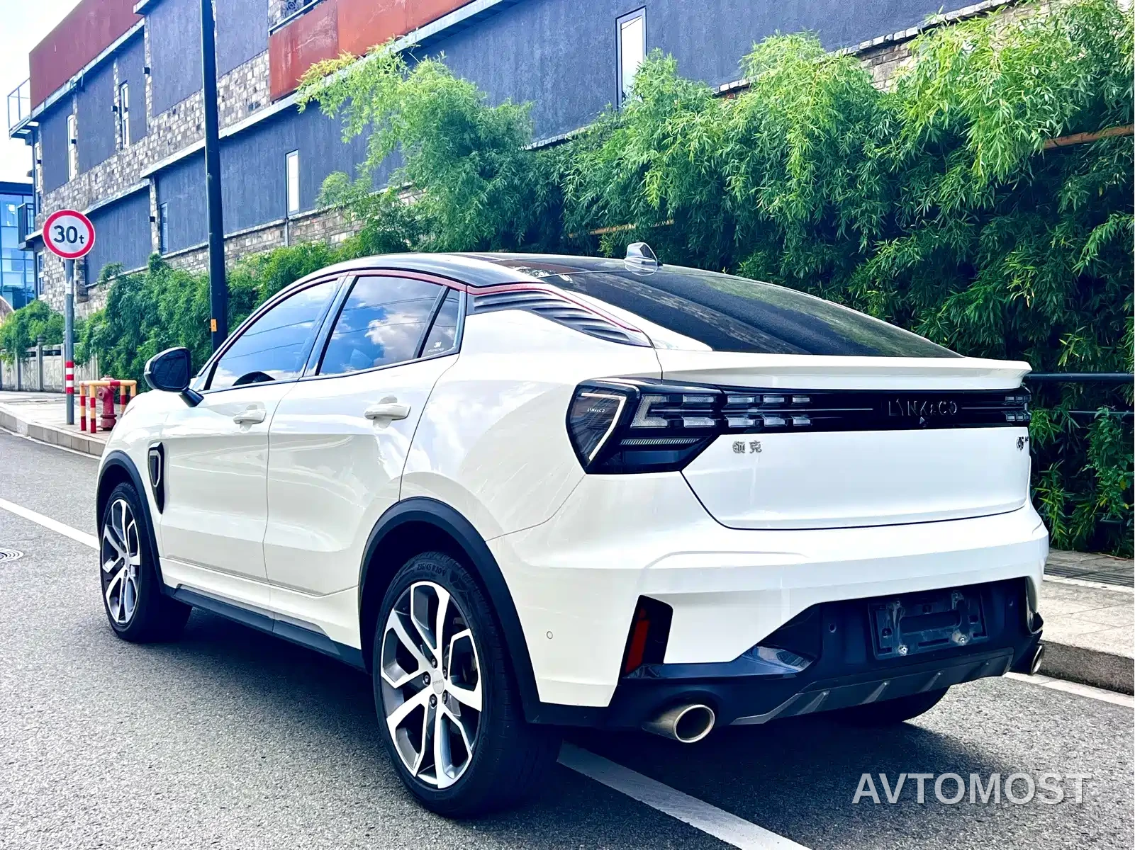 Lynk & Co 05 2020 2.0TD 4WD Halo Edition — фото 8
