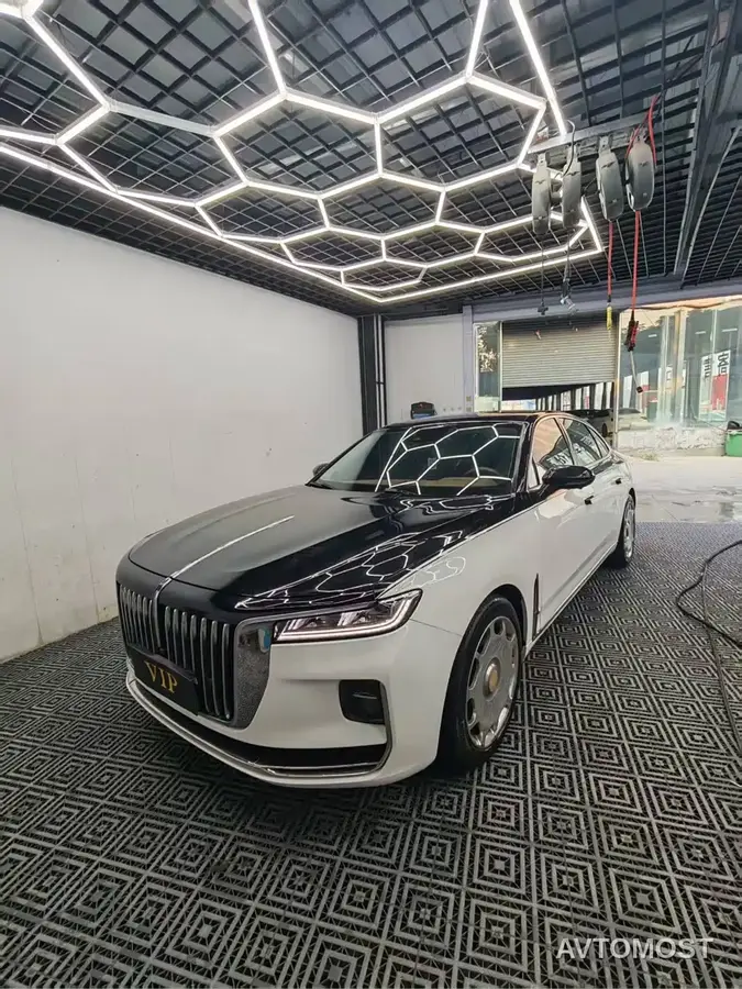 Hongqi H9 2022 2.0T Smart Connect Flag Enjoy Edition