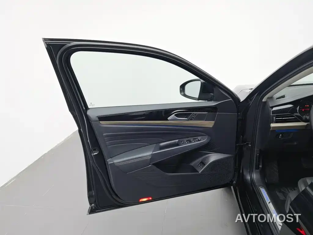 Volkswagen Passat New Energy 2020 430PHEV Hybrid Luxury (China VI) — фото 7