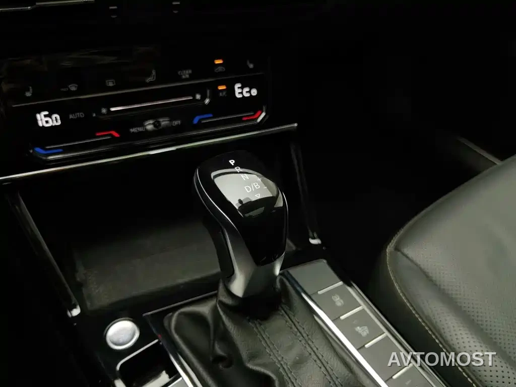 Volkswagen Passat New Energy 2020 430PHEV Hybrid Luxury (China VI) — фото 12