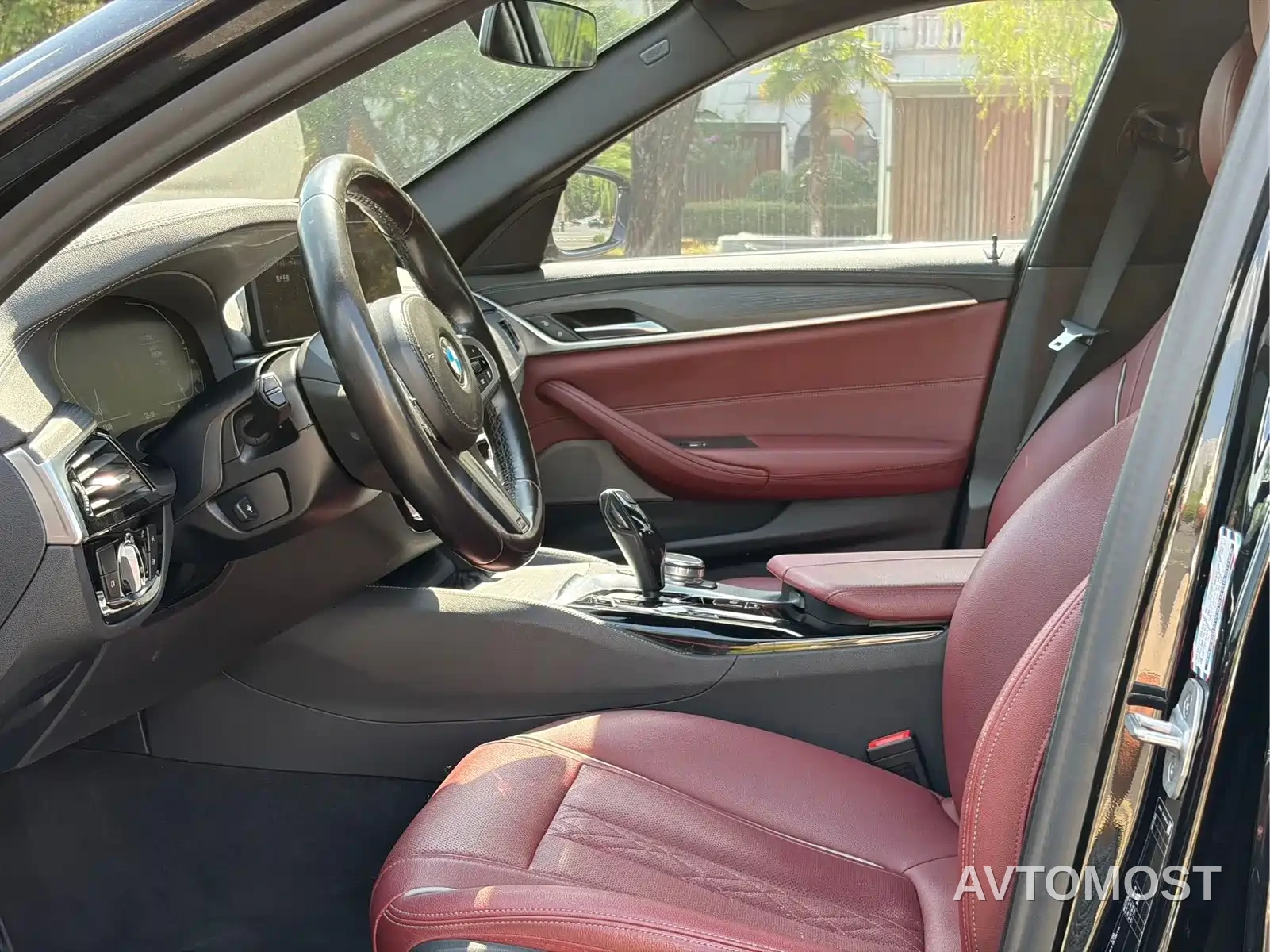 BMW 5 Series New Energy 2022 535Le Luxury Package — фото 9