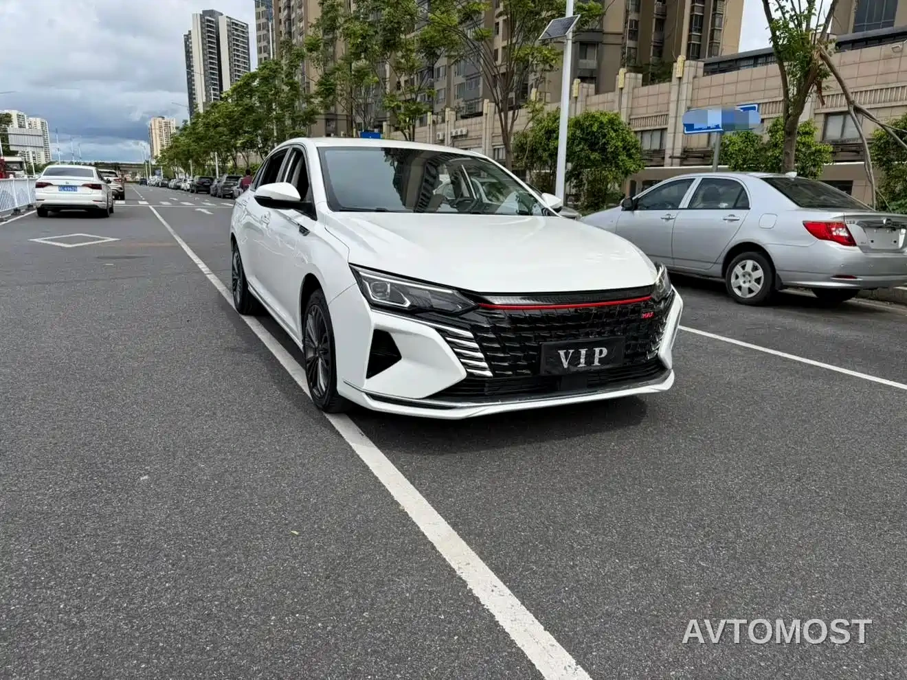 Dongfeng Aeolus Yixuan MAX 2021 Super Dad Hybrid Edition — фото 3