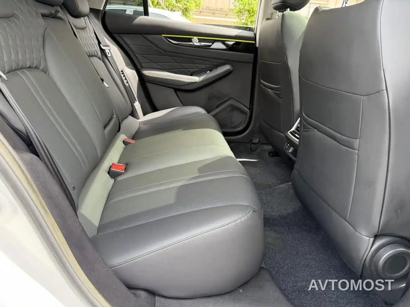 Dongfeng Aeolus Yixuan MAX 2021 Super Dad Hybrid Edition — фото 5