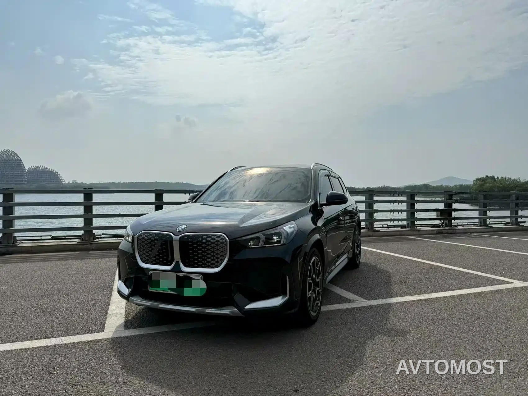 BMW iX1 2023 xDrive30L X Design Package — фото 1