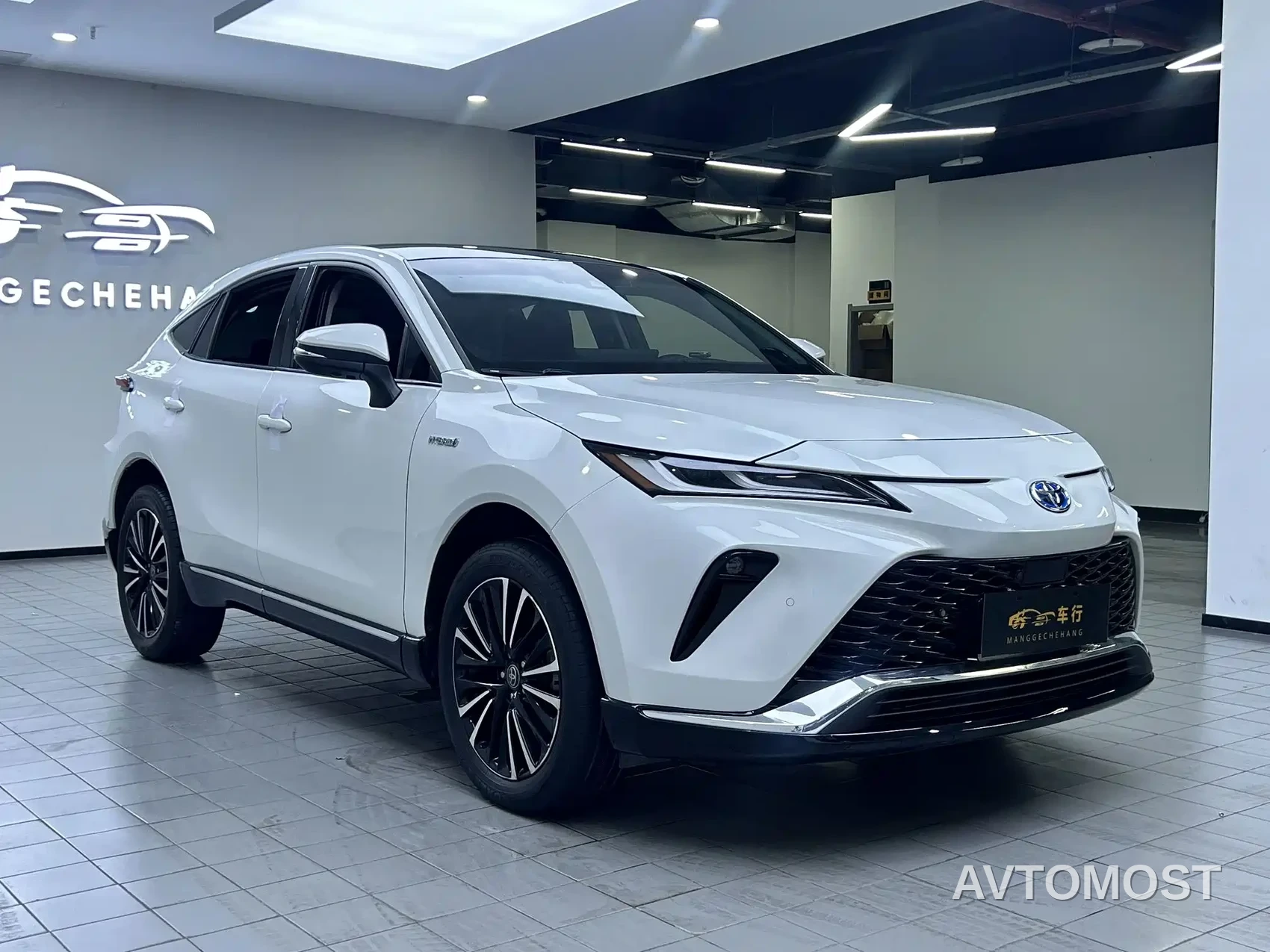 Toyota Venza 2022 Dual Engine 2.5L CVT 4WD Supreme — фото 3