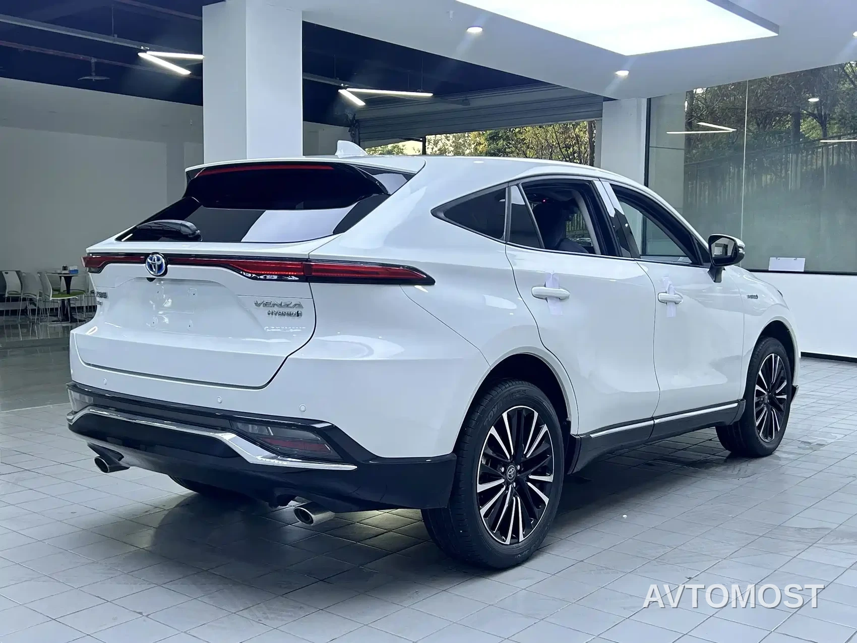 Toyota Venza 2022 Dual Engine 2.5L CVT 4WD Supreme — фото 9