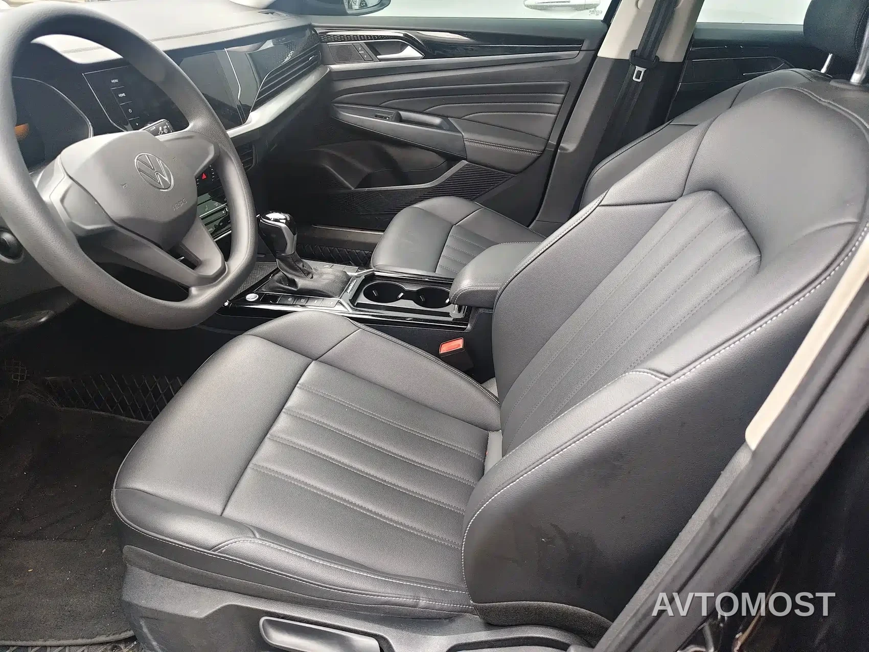 Volkswagen Passat New Energy 2022 430PHEV Hybrid Business Edition — фото 3