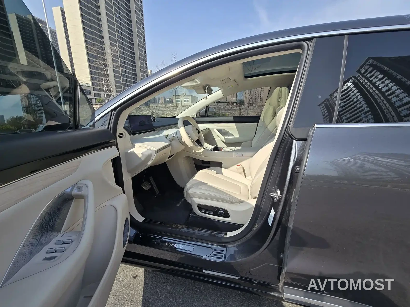 Zhijie Luxeed R7 2025 Extended Range 251km Pro — фото 4