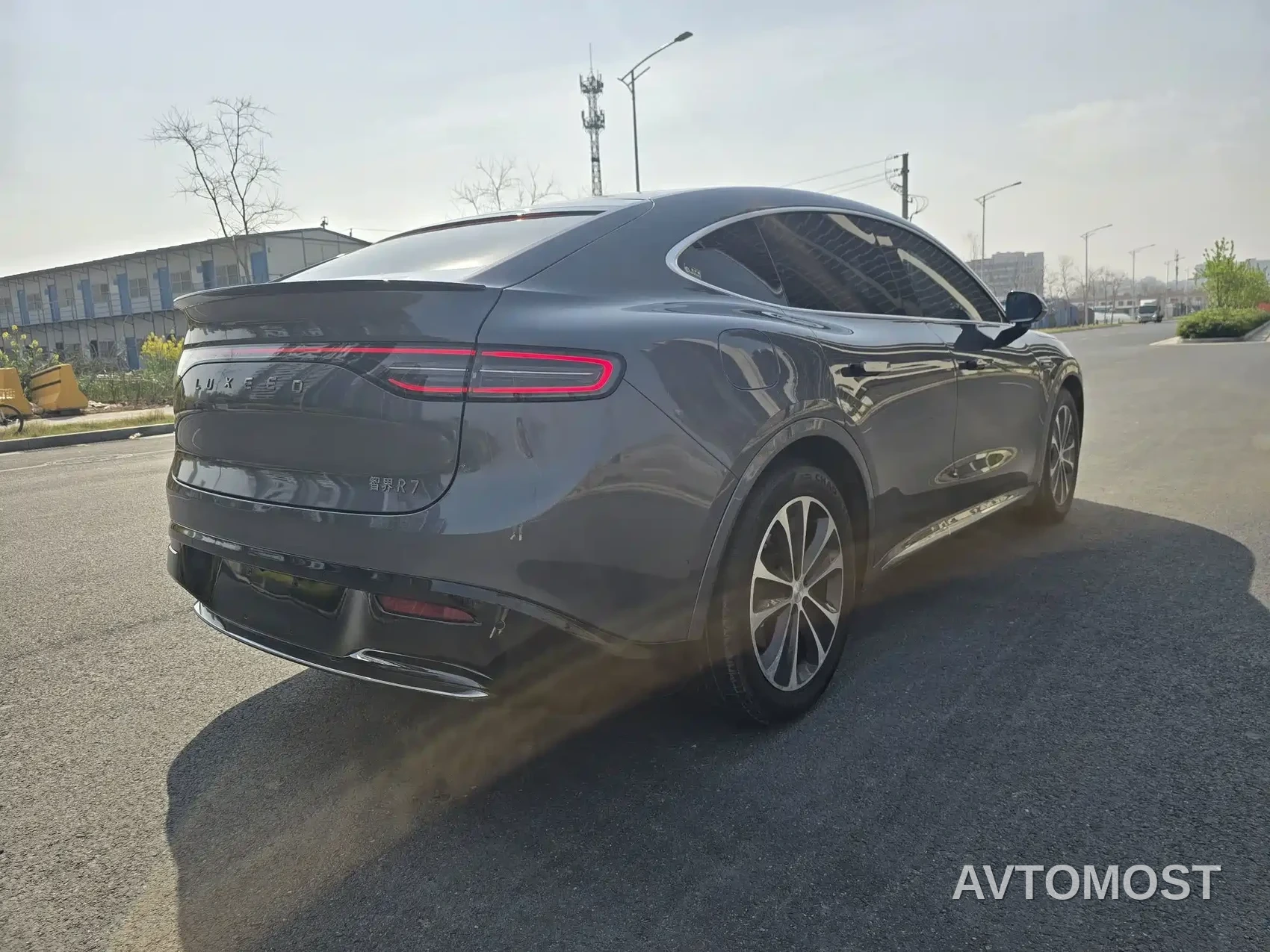 Zhijie Luxeed R7 2025 Extended Range 251km Pro — фото 9
