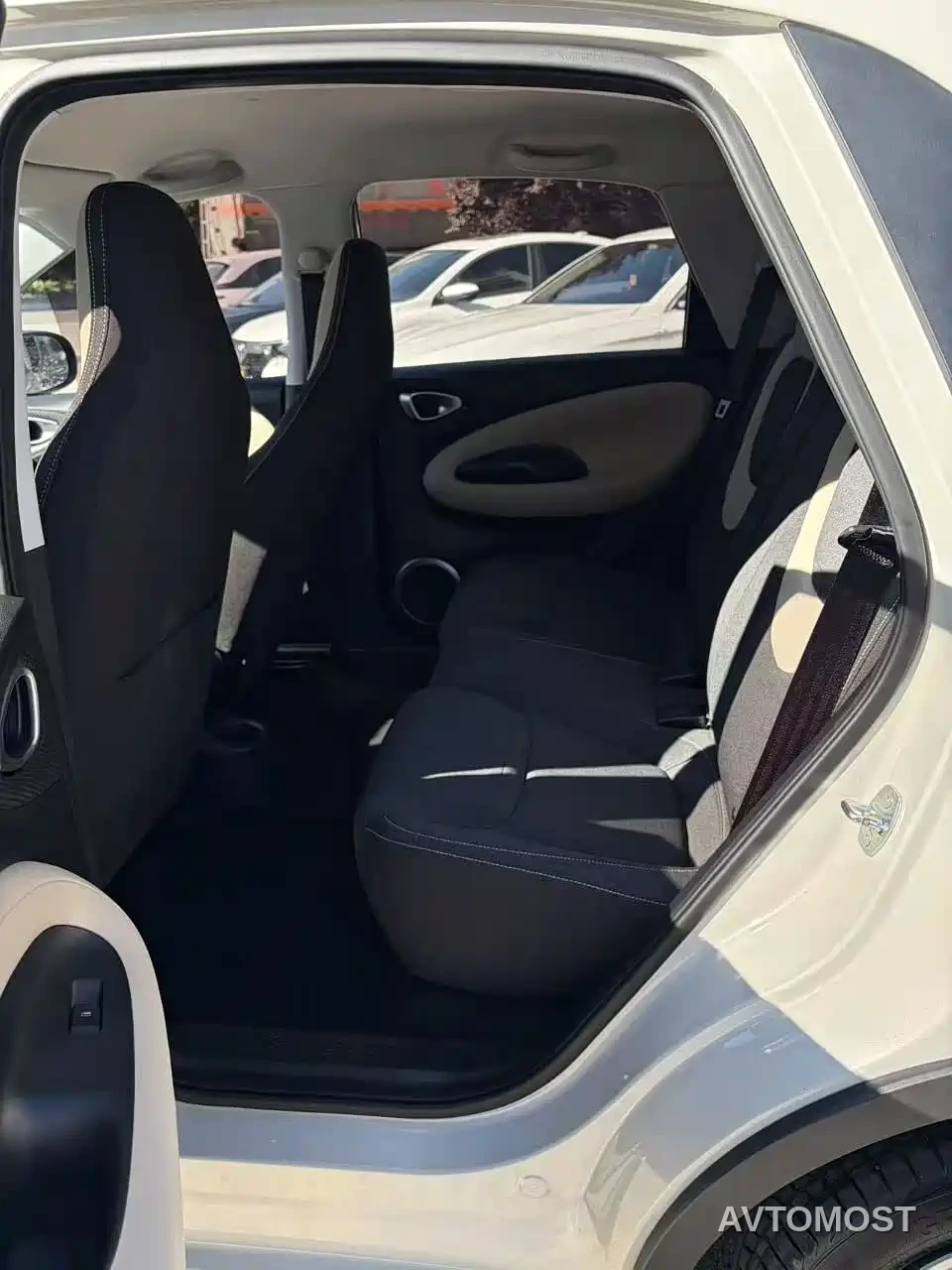 Wuling Bingo 2023 Model 203km Lite Enjoyment Edition — фото 8