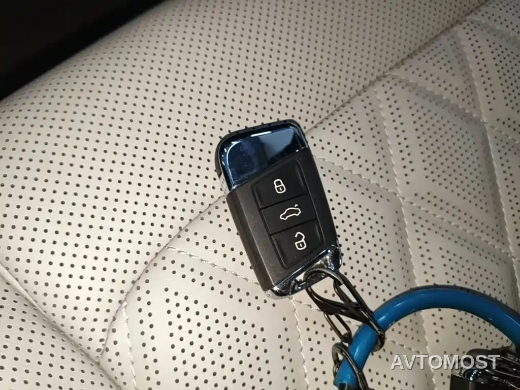 Volkswagen Magotan 2023 Model 2 Million Commemorative Edition 380TSI DSG Flagship — фото 6