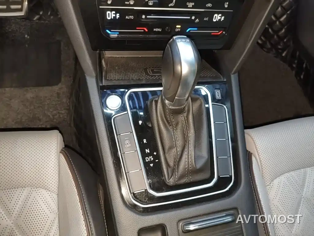 Volkswagen Magotan 2023 Model 2 Million Commemorative Edition 380TSI DSG Flagship — фото 11