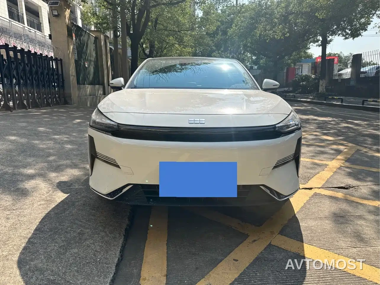 Geely Galaxy L6 2024 125km PLUS Soaring Dragon Edition — фото 2
