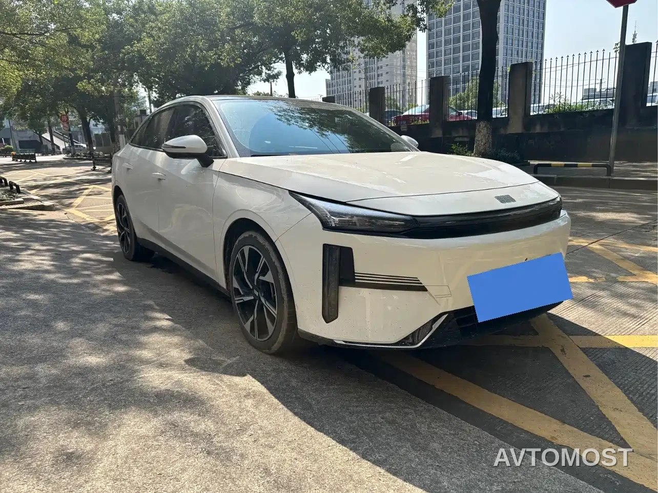 Geely Galaxy L6 2024 125km PLUS Soaring Dragon Edition — фото 3