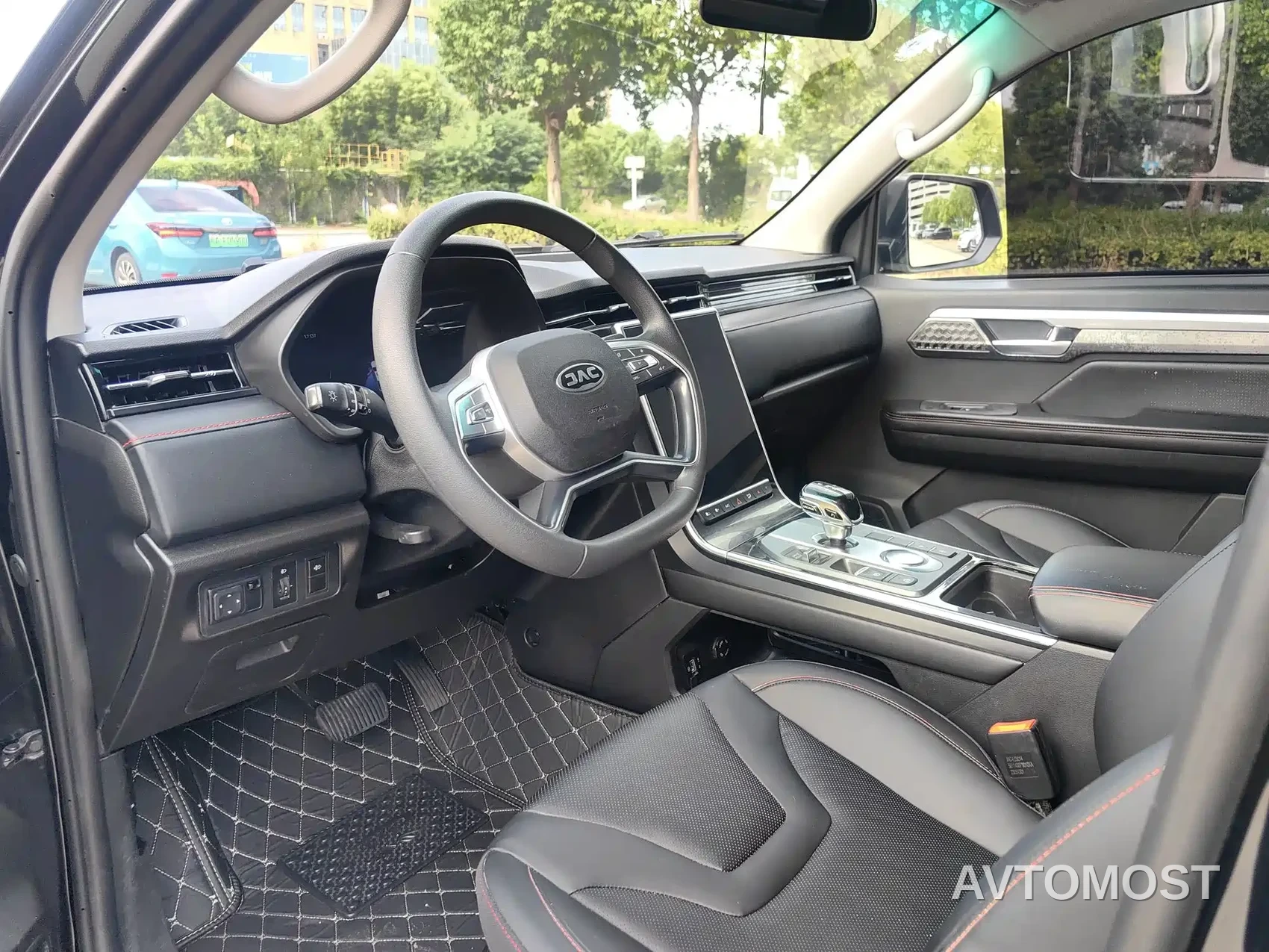 JAC T8 2023 2.0T PRO Automatic Diesel 2WD Sharp Edition Extended Cab — фото 7
