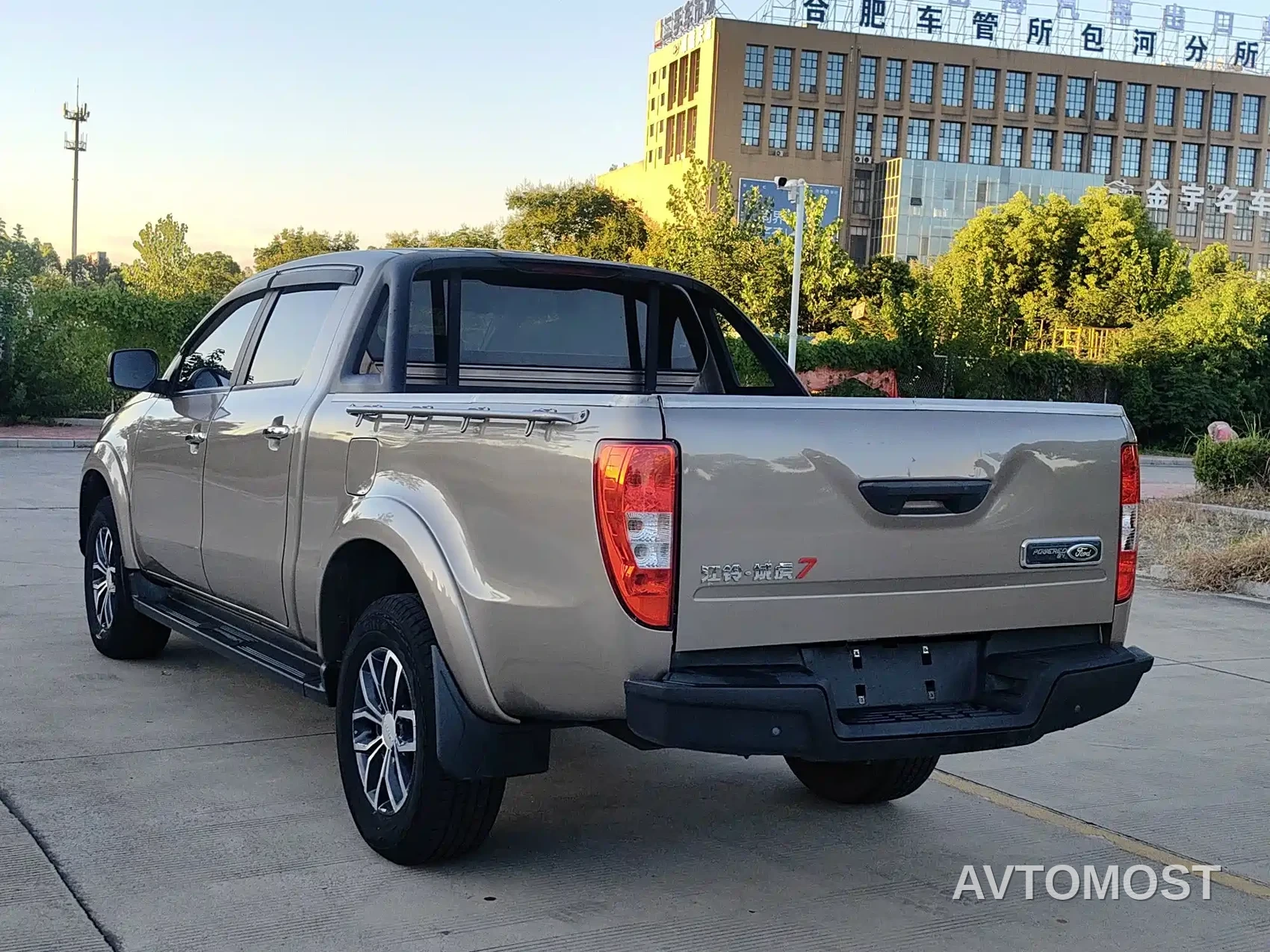 Jiangling Yuhu 7 2020 Model 2.0T Diesel Automatic 2WD Comfort Long Wheelbase China VI JX4D20A6L — фото 6
