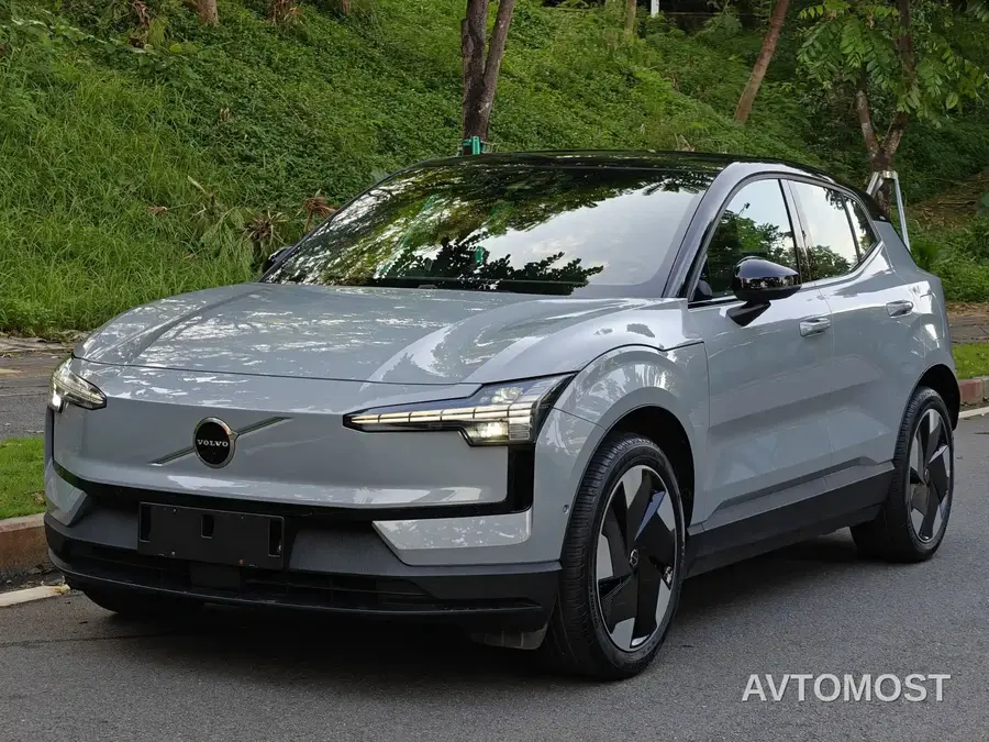 Volvo EX30 2025 RWD Long Range Ultra
