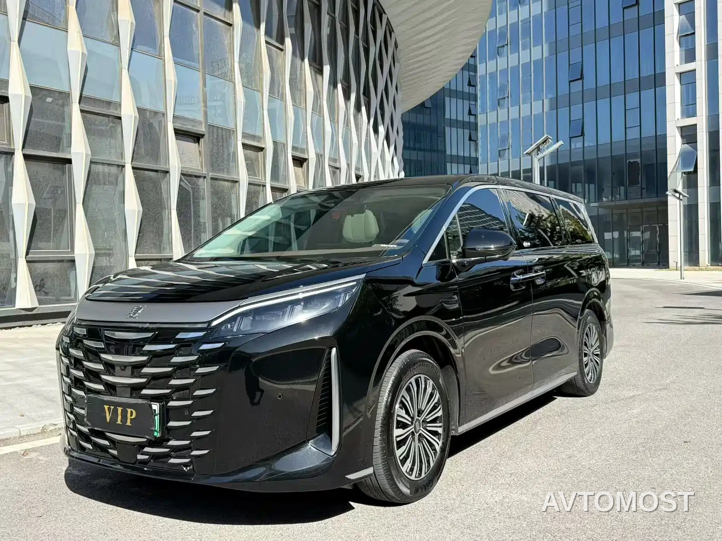 BYD Xia 2025 DM-i 1.5T 100km Surpass Edition — фото 1