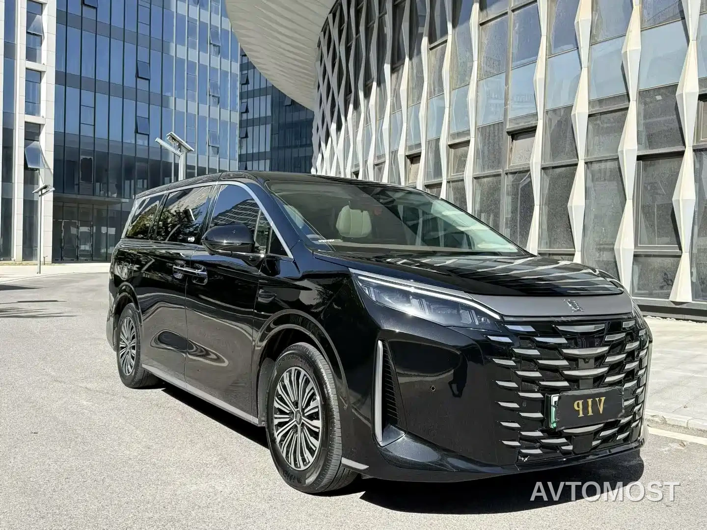 BYD Xia 2025 DM-i 1.5T 100km Surpass Edition — фото 3
