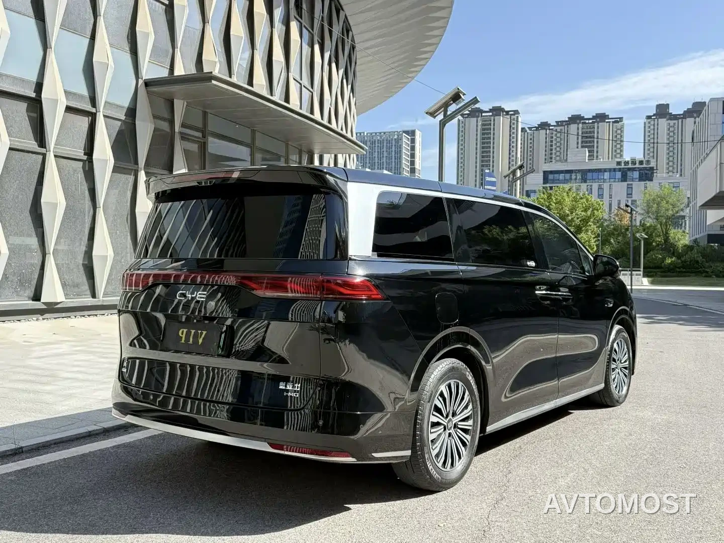 BYD Xia 2025 DM-i 1.5T 100km Surpass Edition — фото 7
