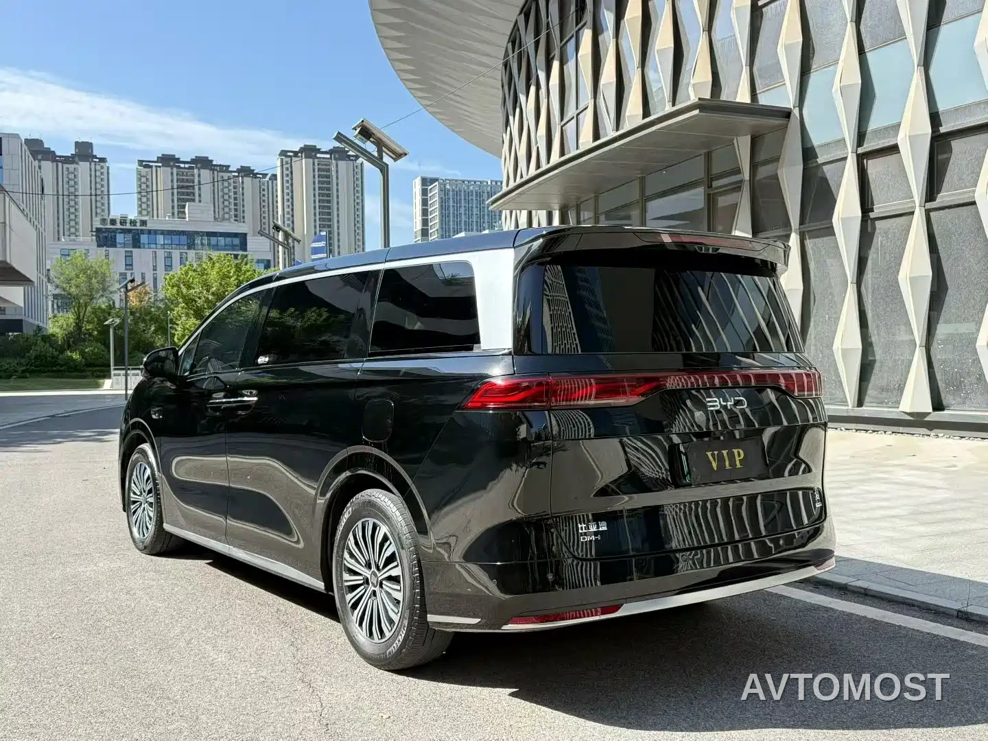 BYD Xia 2025 DM-i 1.5T 100km Surpass Edition — фото 9