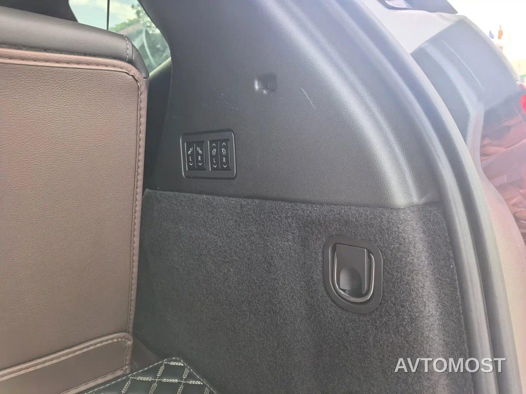 Cadillac XT6 2022 2.0T 6-Seater 4WD Luxury Edition — фото 9
