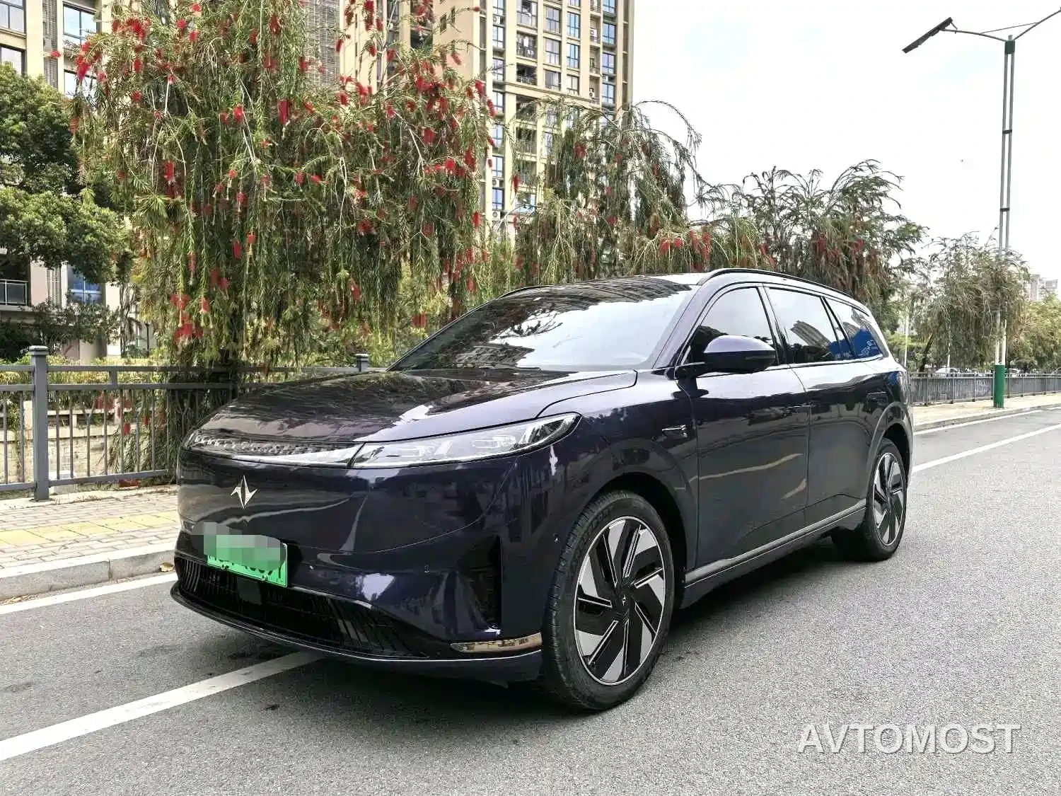 Dongfeng Yipai eπ008 2024 210Max Range Extender 6-Seater — фото 1