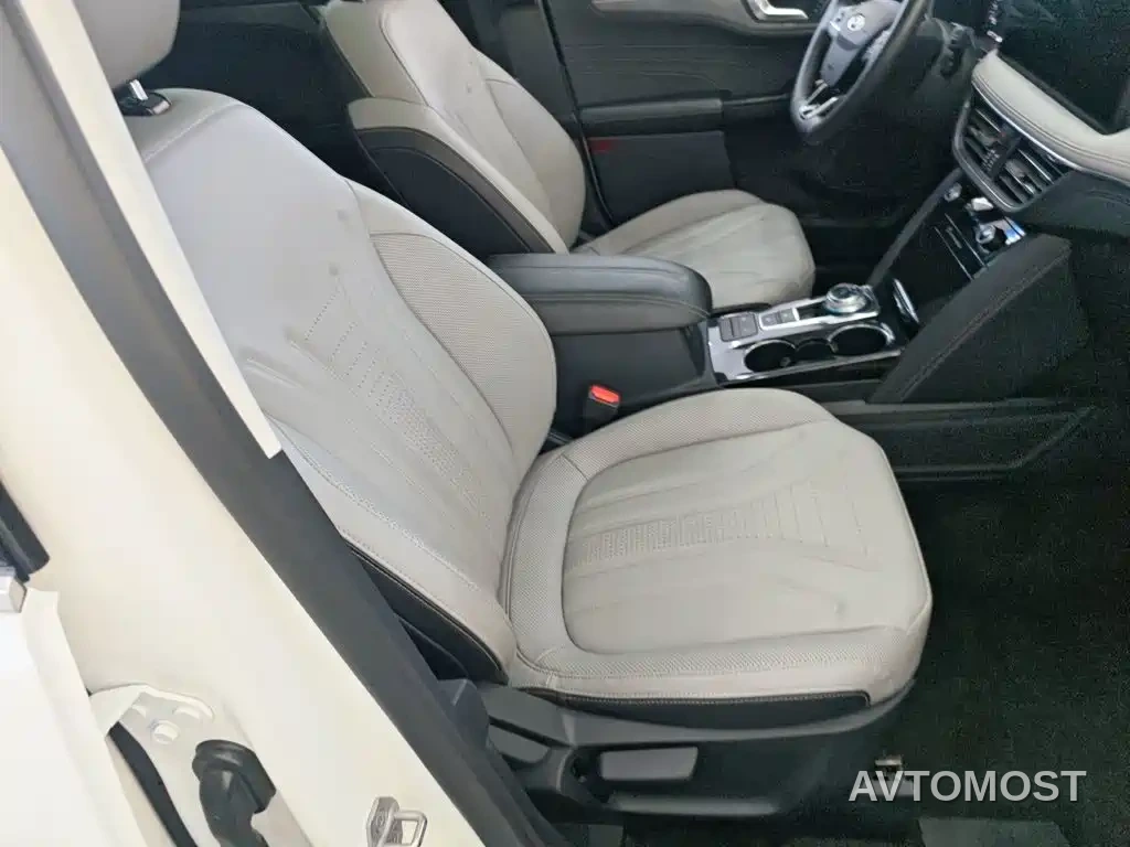 Ford Escape 2020 EcoBoost 245 2WD Premium Edition — фото 3