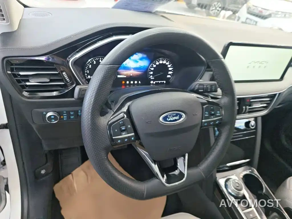 Ford Escape 2020 EcoBoost 245 2WD Premium Edition — фото 4