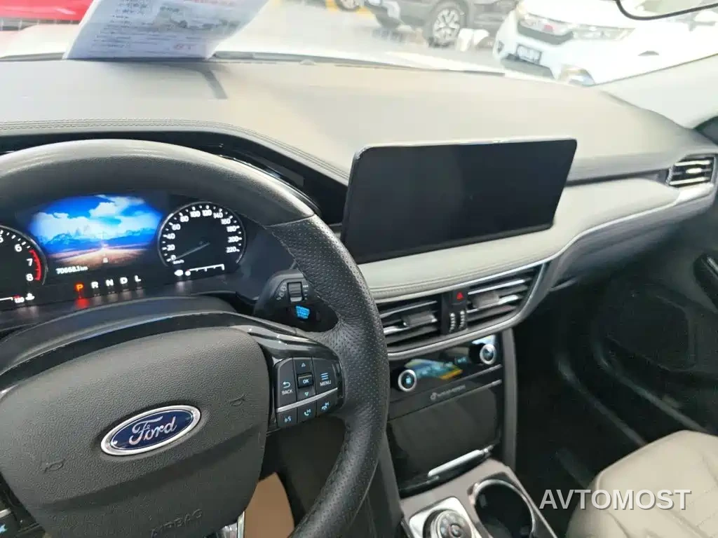 Ford Escape 2020 EcoBoost 245 2WD Premium Edition — фото 7