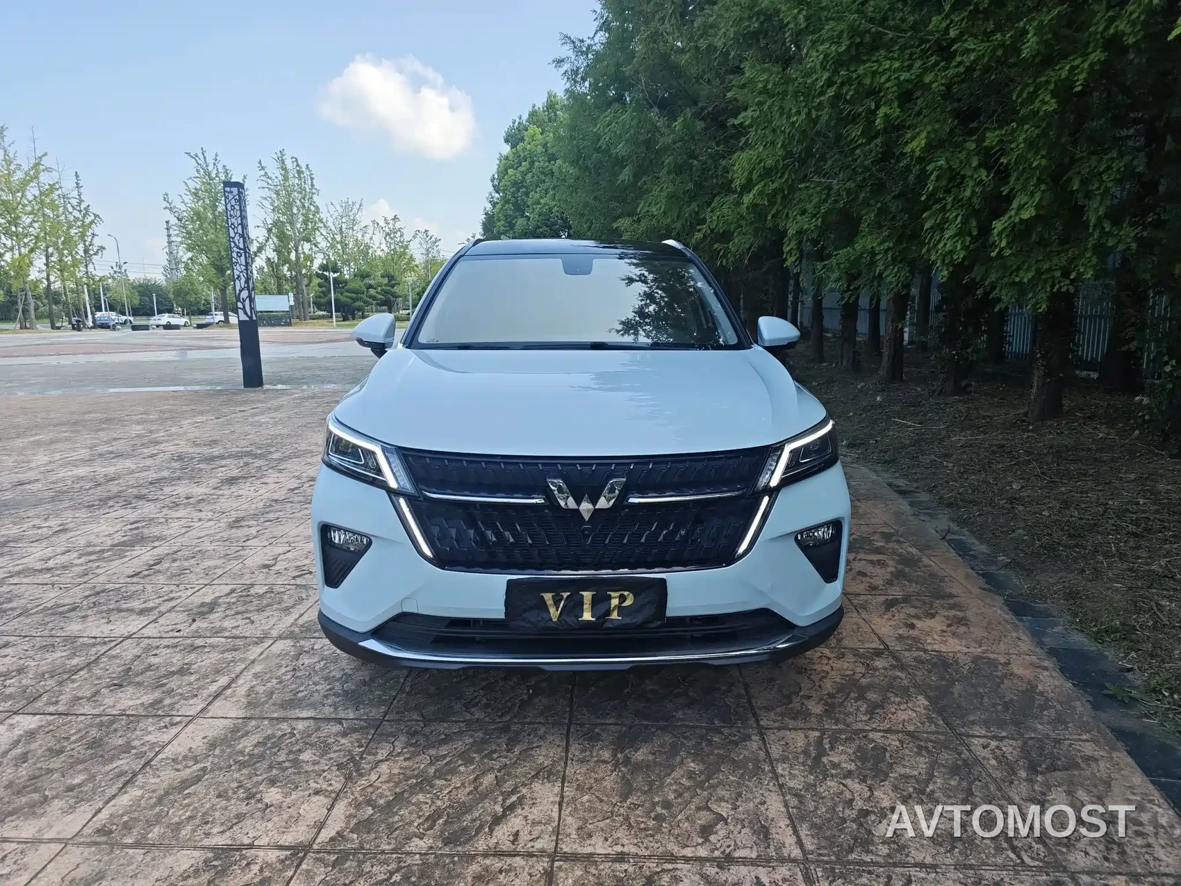 Wuling Xingchen 2022 2.0L DHT Electric Power Edition — фото 2