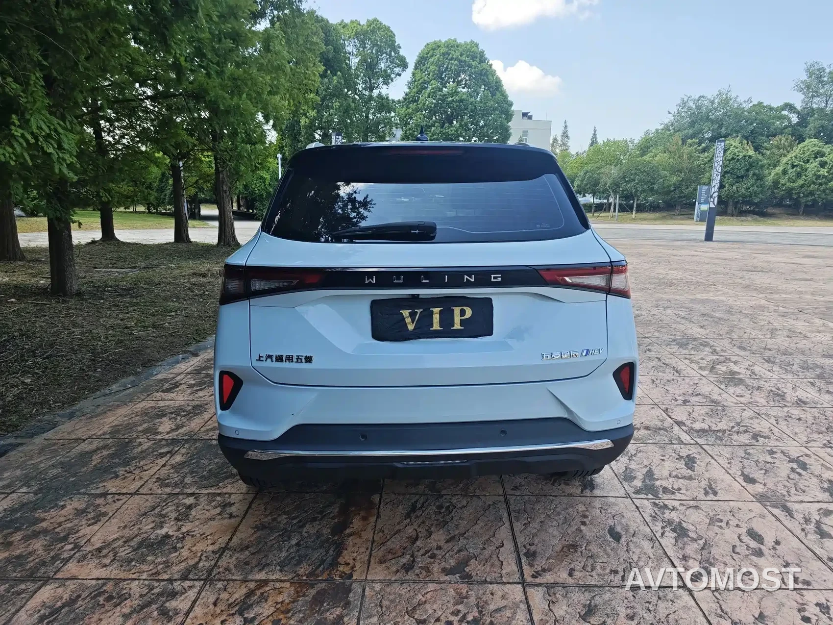 Wuling Xingchen 2022 2.0L DHT Electric Power Edition — фото 8