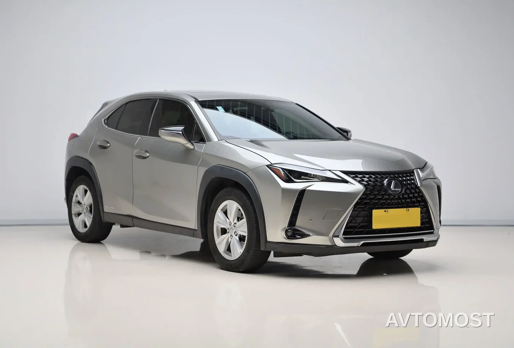 Lexus UX 2020 260h Explore Fun Edition — фото 3