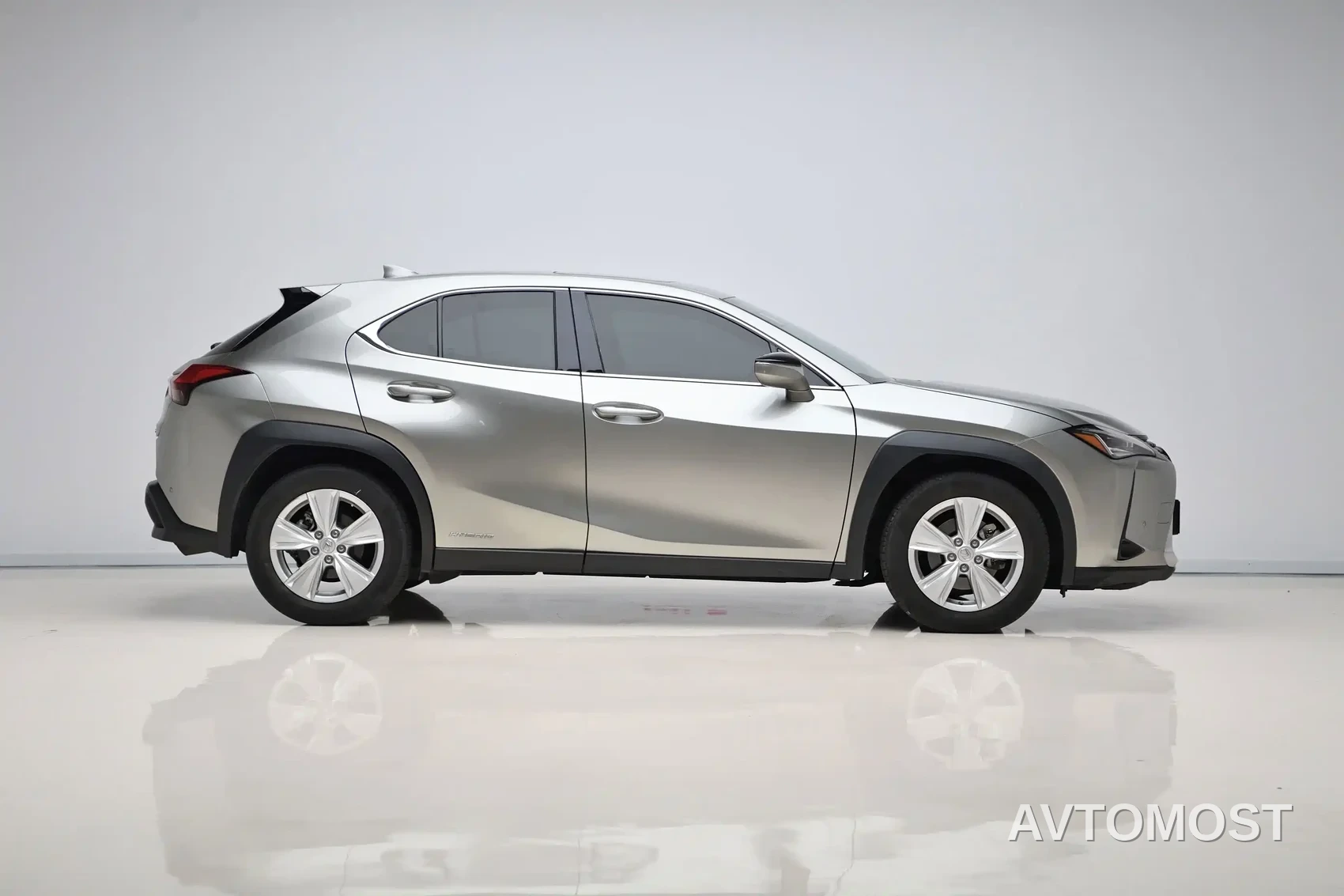 Lexus UX 2020 260h Explore Fun Edition — фото 8
